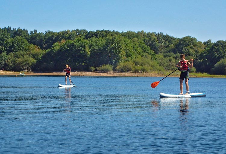 Pirogue-hawaïenne-double-et-stand-up-paddle