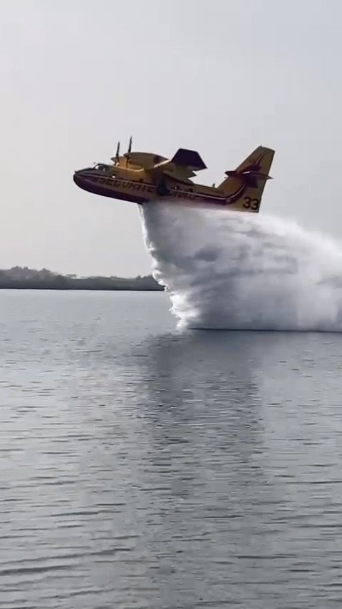 Entraînement des canadairs devant le camping cet après-midi ! 💦

#aveyron #canadair #entrainement #training #securitecivile #fire #merci #thankyou